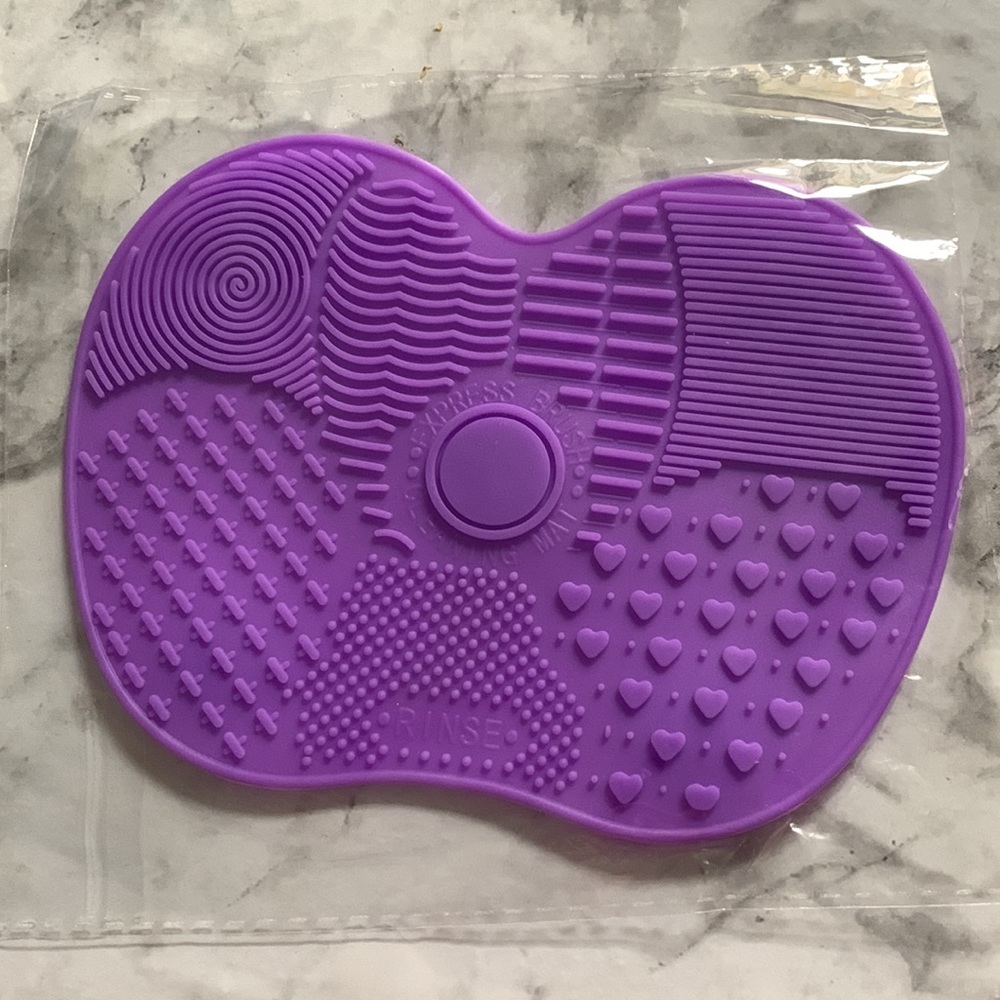Brush cleaners